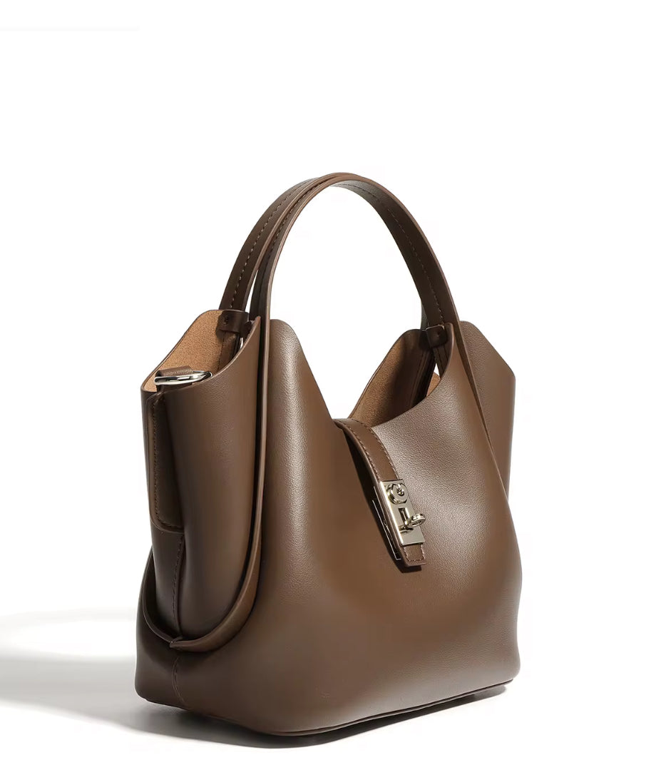 The Maison Tote – Noir