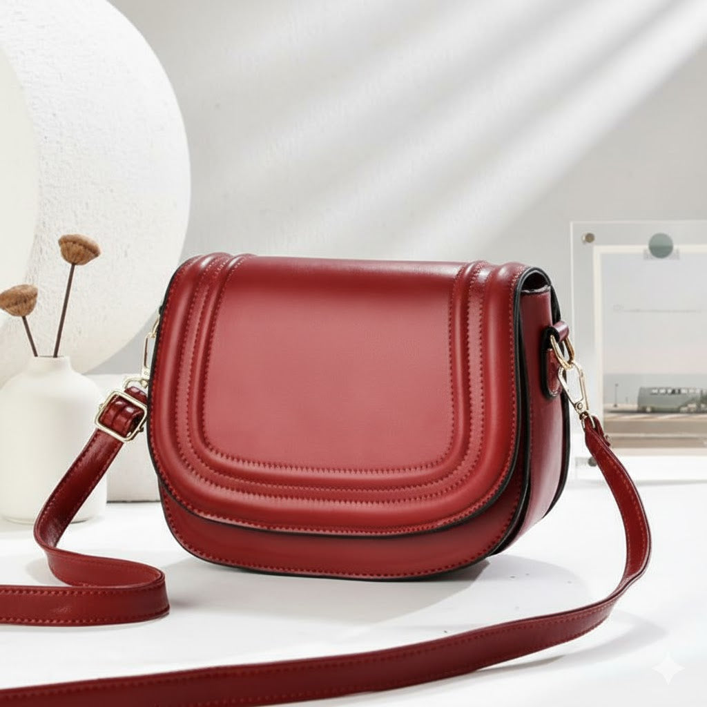 Sac Besace Classique en Cuir Végan – Rouge Crimson